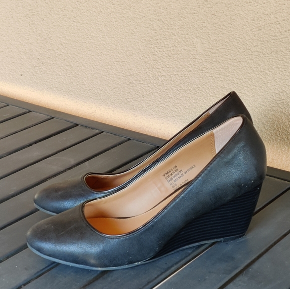 Bass Dorothy Black Wedge Heels Sz 10 - Picture 5 of 9